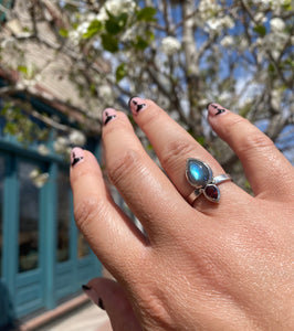 Empress - Labradorite and Garnet ring