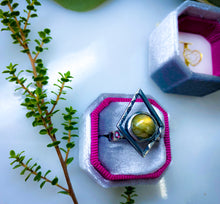 Load image into Gallery viewer, Geometric Labradorite and Rhodolite Garnet ring
